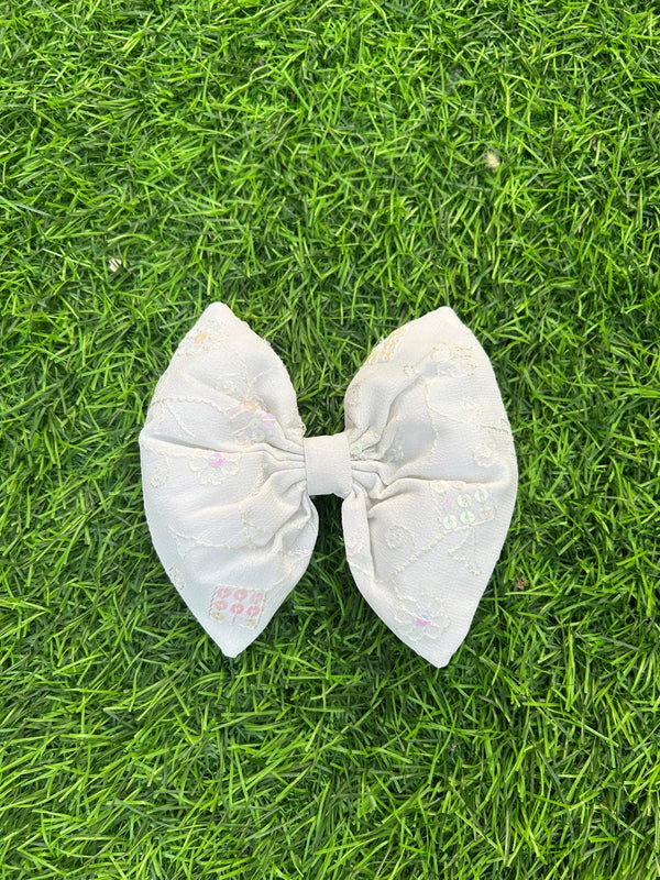 EMBEROIDERED BOW CLIP
