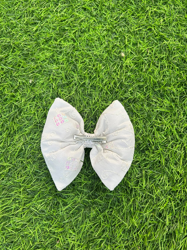 EMBEROIDERED BOW CLIP